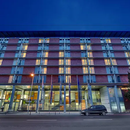 Courtyard By Marriott Hotel 4*