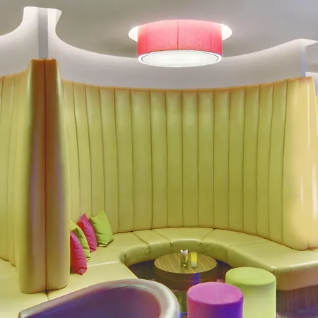 Courtyard By Marriott