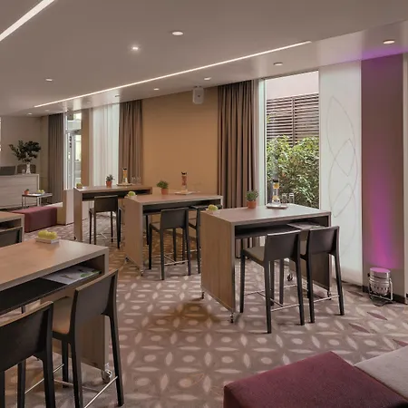 Courtyard By Marriott Hotel