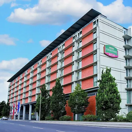 Courtyard By Marriott