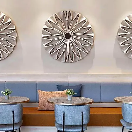 Courtyard By Marriott