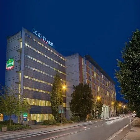 Отель Courtyard By Marriott Линц
