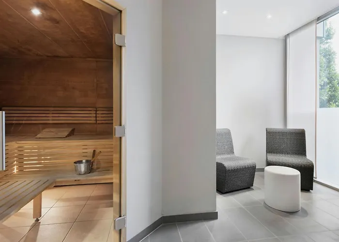 Courtyard By Marriott Hotel Linec