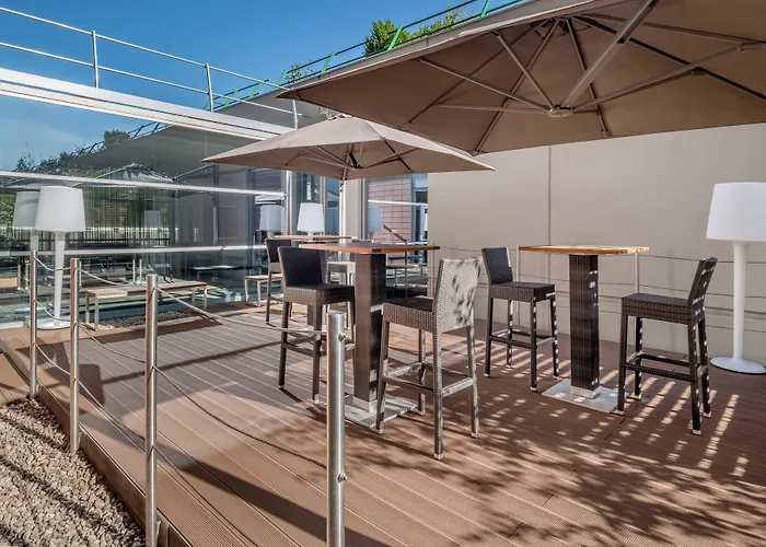 Courtyard By Marriott Hotel