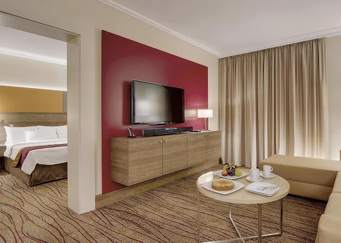 Courtyard By Marriott Linec