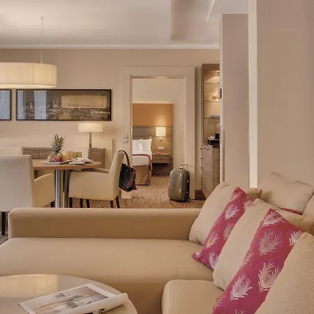 Courtyard By Marriott 4*