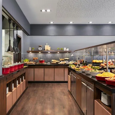 Hotel Courtyard By Marriott Linec